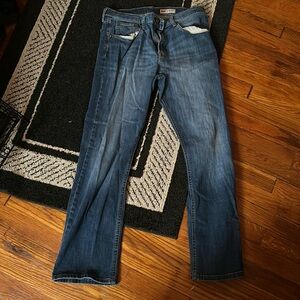 Straight wrangler blue jeans